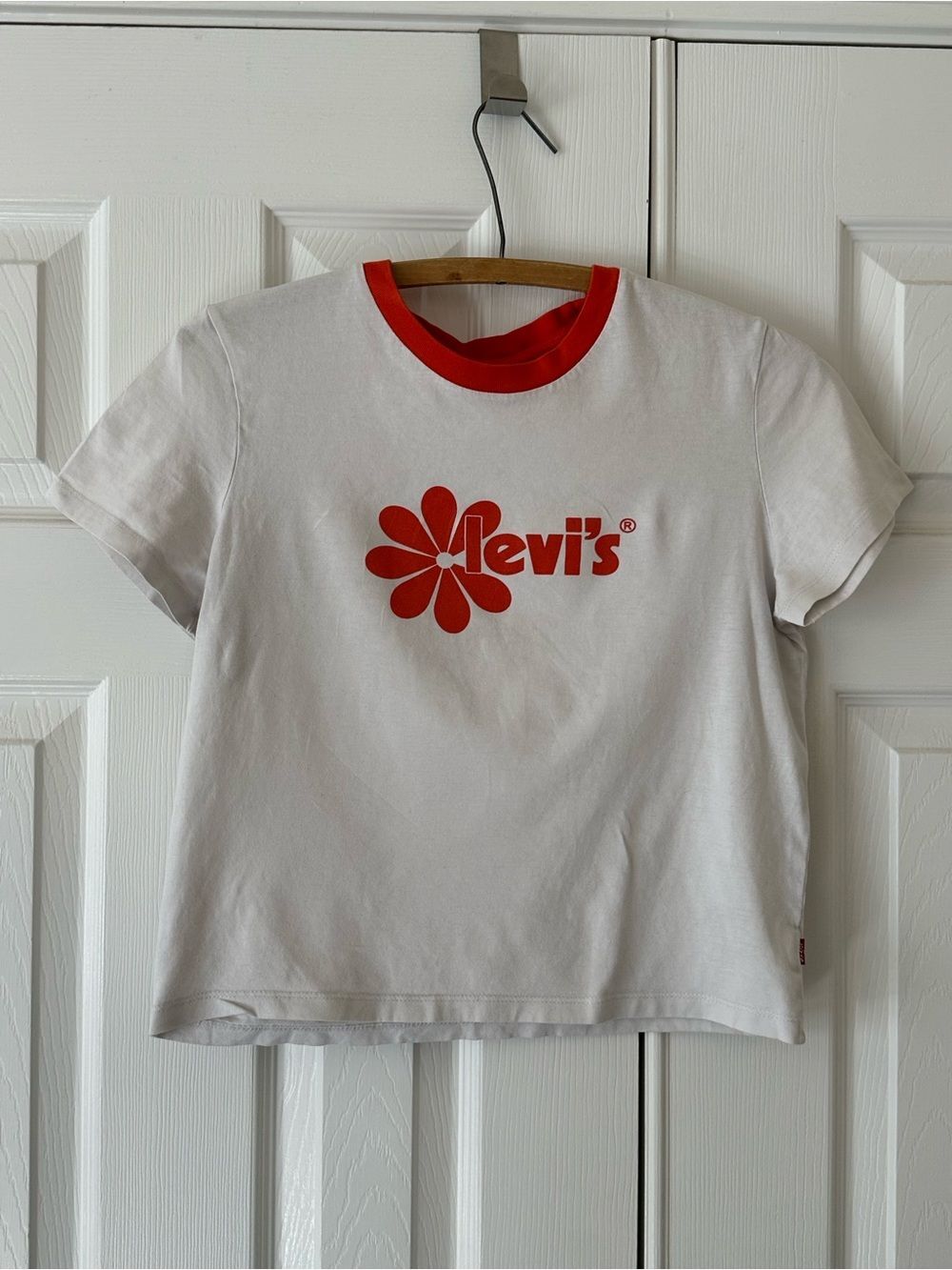 Levi's Graphic Jordie White Ringer Tee with Retro Enamel Orange Daisy Logo